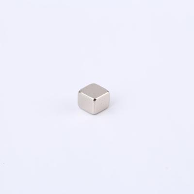 China Industrial Magnet N52 Magnet Prices Super Strong Nickel-Coating Rare Earth Rectangle Neodymium Magnet for sale