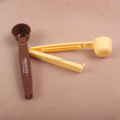 China Viable Protein Powder Measuring Plastic Scoops With Handle Coffee Bag Scoop Clip Tea Coffee Doser Clips for sale