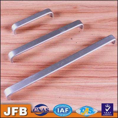 China Aluminium Furniture Handle & Knob Silver Color Kitchen Wardrobe Cupboard Cabinet Drawer Bar Pull for sale