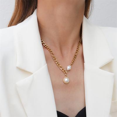 China Fashion 18k Gold Stainless Steel Geometric Bead Necklace For Women Crescent Natural Pearl Pendant Necklaces for sale