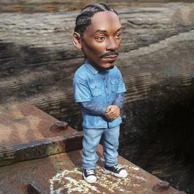 China Gift doll hitter new star cool hip-hop male ornaments creative office statues living room office ornaments dollhouse hitter for sale