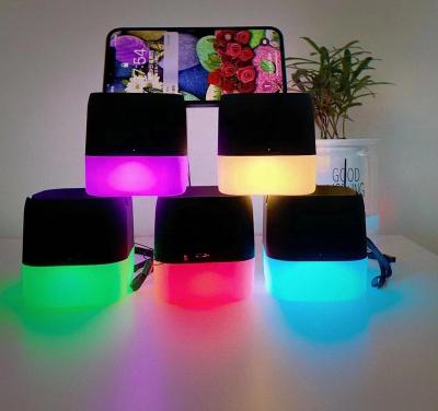 China Video Call LED Light Radio Speakers with Phone Holder, Portable BT Mini Wireless Speaker Audio Player Wireless Speaker with Phone Holder for sale