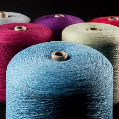 China Chunky Yarn Knitting Dinner Weight Anti-pilling Fingering Weight Merino Wool Yarn Bulky Chunky Yarn Fabrics Yarn for sale