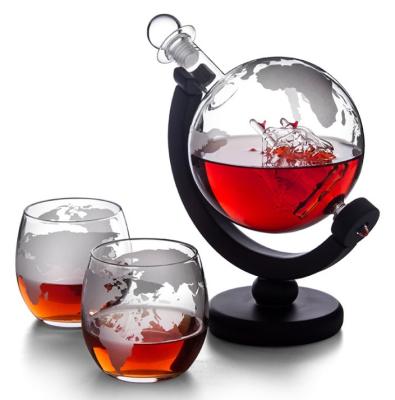 China 900ml Globe Shaped Hand-Blown Glass Water Bottle Wine Craft Gift Bottle for sale