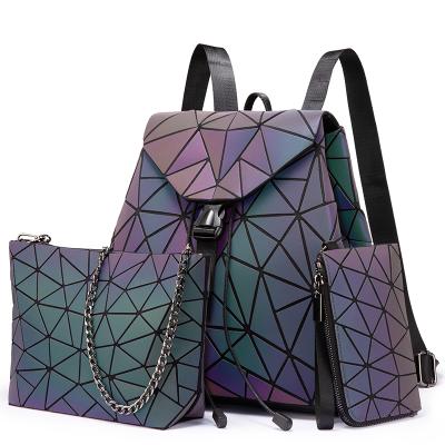 China Waterproof 2020 Women Bag Set Bright Geometric Clutch Backpack Bag And Purse Set for sale