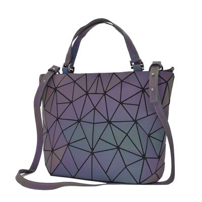 China 2020 Fashion Fashion Lady Handbags Luminous Shopping Holographic Geometric Purses And Handbags for sale