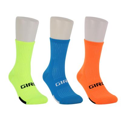 China OEM Athletic Crewmen Sport Sock Custom Logo Athletic Sports Cycling Socks Mens Gym Workout Terry Sport Socks Crewman Sock for sale