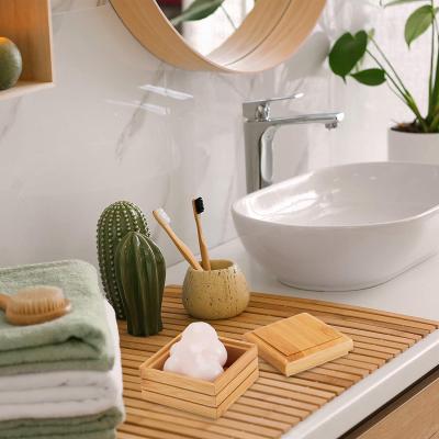 China Hand Craft Bathroom Accessories Durable Wholesale Wooden Bamboo Bathtub Engraved Soap Dish Tray for sale