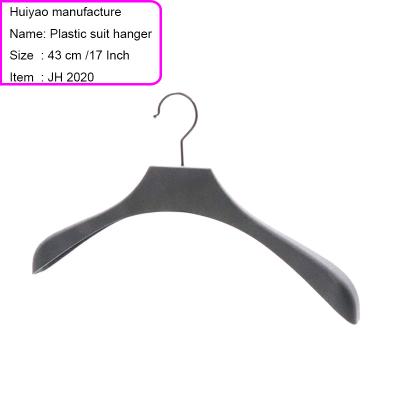 China Wholesale Shoulder Wide Mens Coat Hangers Plastic Suit Hangers Customized Japan Style Manufacturing for sale