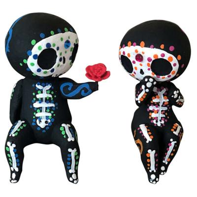 China Art Hand Crafts Creative Gothic Folk Holding Rose Skeleton Couple Statue, Unique Cute Resin Sugar Figurine for sale