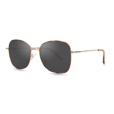 China Fashion Sunglasses Fashion Brand Gold Classic Unisex Sun Glass Women Mens Shades Metal Sunglasses for sale