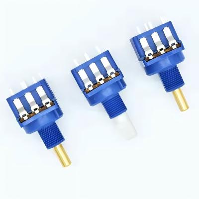 China Série WH116AK Potenciômetro de controlo duplo dimmer B500K de 5 pinos com interruptor rotativo com comprimento de manobra de meio eixo de 16 mm à venda