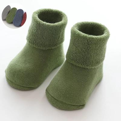 China QUICK DRY Anti-Grip Kids Anti-Grip Floor Socks Non-Skid White Walking Socks Unisex Baby Grip Toddler Socks for sale