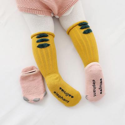 China Wholesale QUICK DRY thin anti knee silicon cotton baby top slip thongs cute ruffle handle stockings with socks for baby for sale