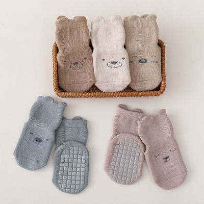 China Direct sales soft QUICK DRY OEM support anti-skid children socks animal bulk cube kids baby dispensing socks in purchase for sale