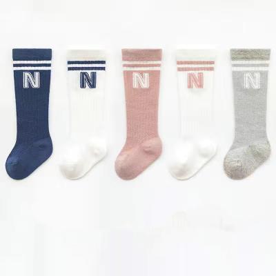 China Low MOQ N QUICK DRY soft low price letter soccer baby socks thongs cotton stripe baby socks for sale