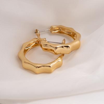 China High quality stainless steel FASHIONABLE 2021 gold plated custom c-shaped valiant thick bump circle women's earrings for sale