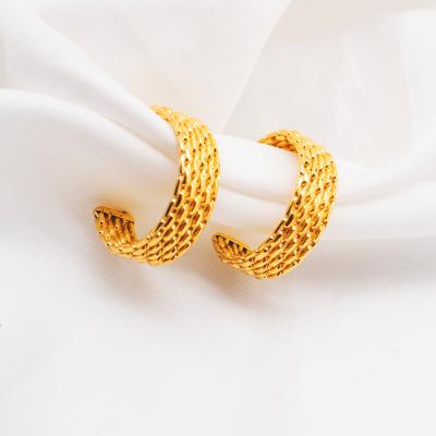 China 20mm twisted flat earrings 18k gold luxury FASHION cc plated stainless steel unique hoop earrings for sale