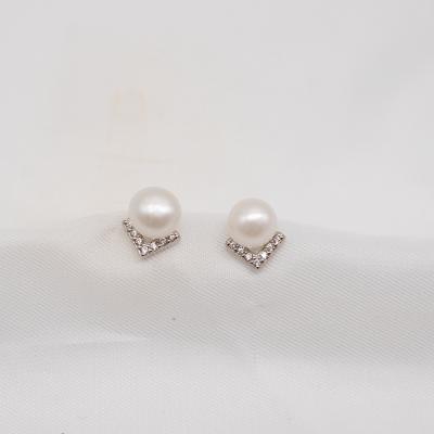 China 2021 New Cubic Zirconia V-shaped Freshwater Earrings Pearl Quarry S925 Sterling Silver Jewelry Setting for sale