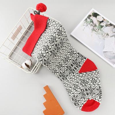 China QUICK DRY Christmas Socks Thick Women's Custom Socks for Women for sale