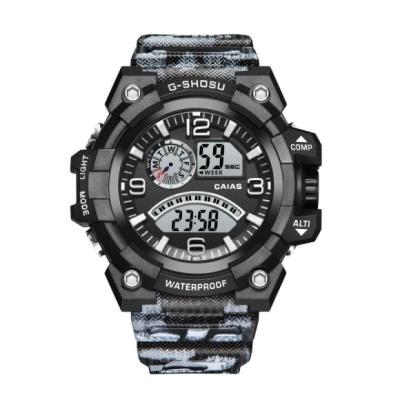 China Mensen Outdoor Sport Horloge Lichtgevende Alarm Elektronisch Horloge Camouflage Digitaal Horloge Te koop