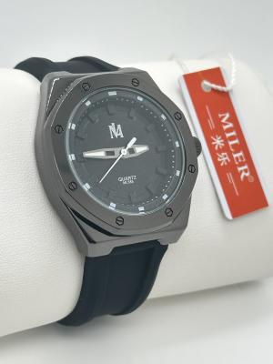 China Sporty And Chic Silicon Strap Watch Black Dial Fashionable Wrist Watch for sale