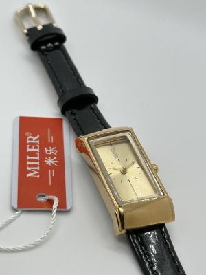 China Engraved Leather Quartz Black Band Mens Watches For Classic And Modern Versatility for sale