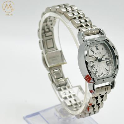 China Minimalist Stylish Stainless Steel Strap Watch Quartz Silver Waterproof Watch for sale