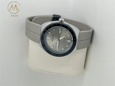 Cina Orologio da polso di quarzo 12 mesi durata della batteria 41mm Diametro del quadrante Design elegante e funzionale in vendita