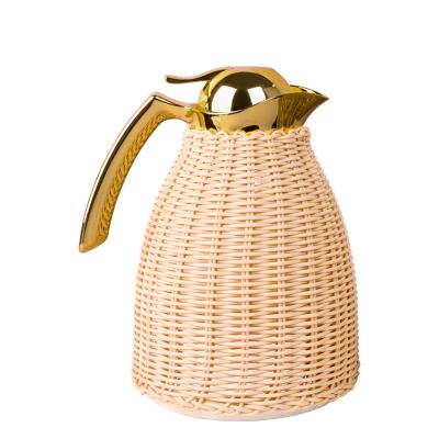 China PORTABLE Arabian Middle East Quality Rattan Wrapping Refillable Stainless Steel Thermos Vacuum Coffee Tea Coffee Rose Glass Jug for sale