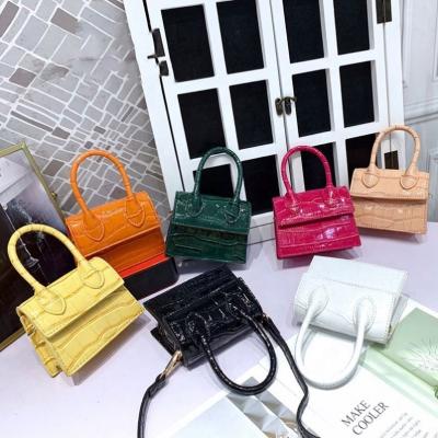 China Lady Wholesale New Designer Luxury Messenger Bag Famous Brands Women Purse Handbags for sale