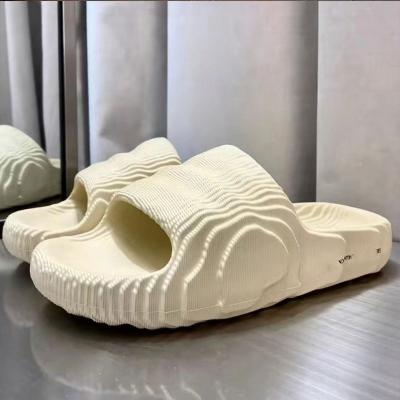 China Fashion Trend Adilette Desert Sand Ready Sale Running Whole Original Quality Slippers Outdoor Slides For Men Yellow Bubble Slides for sale