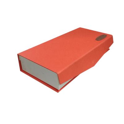 China Luxury Recycled Materials Custom Color Printing Cardboard Magnetic Closure Gift Box for sale