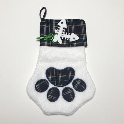 China Lovely Christmas Stocking Eco-friendly and Reusable Christmas Gift Bag Hanging Stockings with Buffalo Plaid Dog Cat Paw for Christmas Tree Decoration for sale