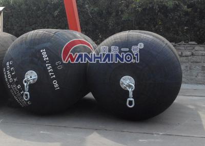 China Nanhai NO.1 die Pneumatisch Rubberstootkussen, de stootkussens van de bootmeertros drijft Te koop