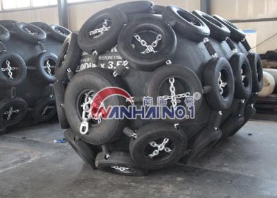 China Floating yokohama pneumatic barge rubber fender , pneumatic marine fenders for sale