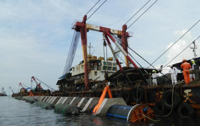 China Saco hinchable de goma marino inflable para la tubería submarina que pone proyecto en venta