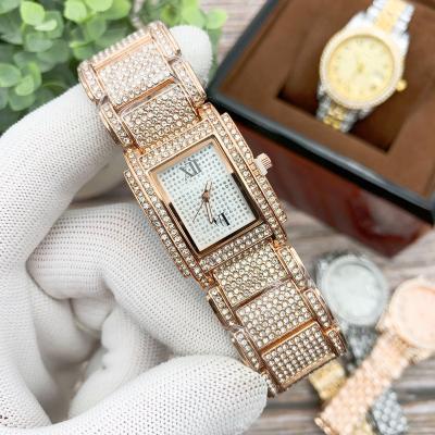 China 2021 New Luxury Stainless Steel Automatic Band Diamond Square Date Quartz Women's Fashion Watch for sale