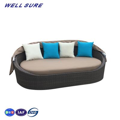 China Modern Cheap Bed Manufacturer Contemporary Chinese Rattan Wicker Outdoor Daybed With Canopy for sale