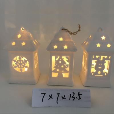 China Decorative Decorative Ceramic House Shape Christmas Ornaments Hanging Ornaments With LED for sale