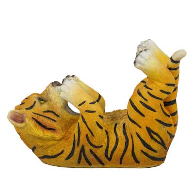 China Wholesale decor polyresin dining room statue display stand tiger Europe animal resin wine bottle holder for sale