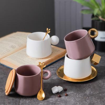 China Sustainable Special Shaped Handle Ceramic Cup With Wooden Lid Flower Ceramic Tea Cup And Saucer Set Dark Green Ceramic Cup for sale