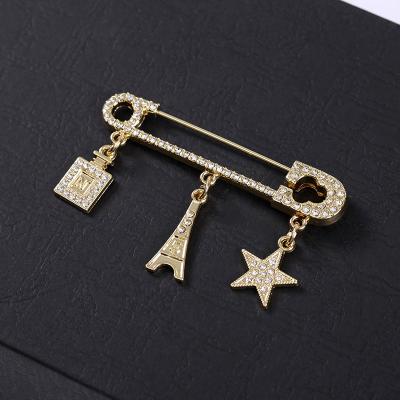 China Simple/Fashion Luxury Brand Design Jewelry Brooches Retro Simple/Fashion Luxury Brand CC Gold Plated Women Jewelry Butterfly Shaped Rhinestone Brooch for sale