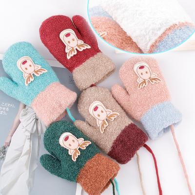 China Keep Warm Plush Thickened Cute Cartoon Baby Christmas Deer Neck Hanging Warm Gloves Cashmere Gloves and Mittens Children Winter Gloves for sale