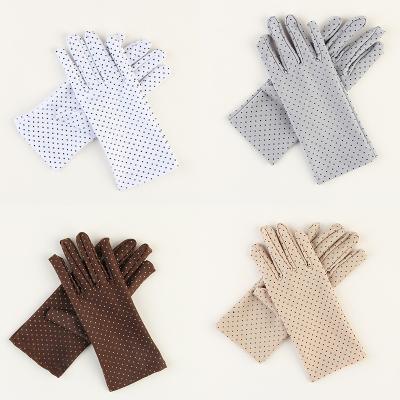 China Thin Lady Women&'s Shorts Elastic Washable Fashion Top Printed Anti Slip Sunscreen Gloves Spandex Summer Gloves for sale