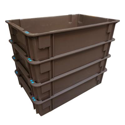 China 28L Durable Solid Plastic Crate Stackable Crate For Bread for sale