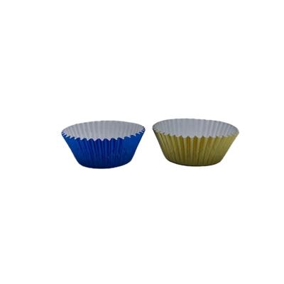 China Disposable Standard Cupcake Liners Muffin Gold Foil Baking Cups for sale