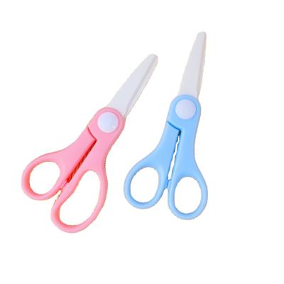 China Popular Student Kids Food Scissors-Cutter Handmade Work New 2 Color Food Grade Safety Ceramics Student Food-Cutter with Scissor Box for sale