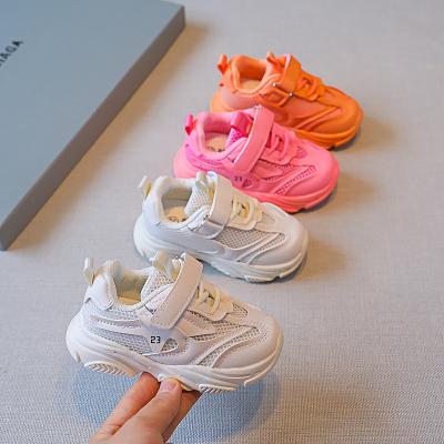 China Net popular children's breathable walking shoes 2021 Korean net shoes light sports cloth boys and girls autumn new children's shoes for sale