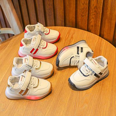 China New Arrival Baby Sports Shoes Fashion Leisure Baby Walking Shoes Boys And Girls Breathable LED Flash for sale